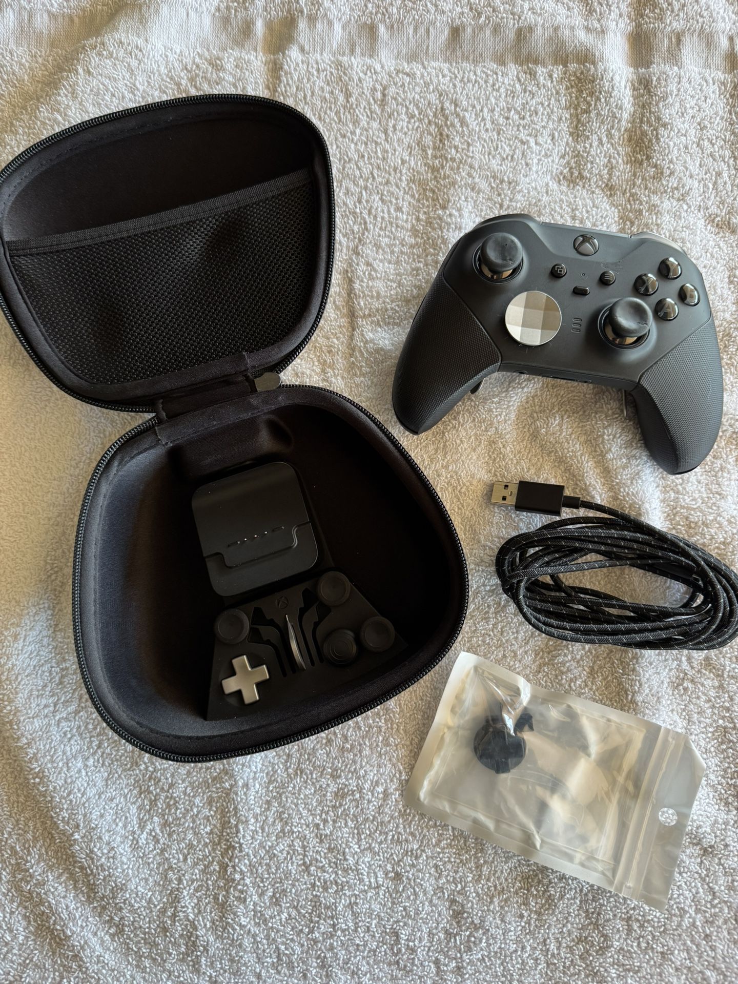 Microsoft Elite Series 2 wireless game controller
