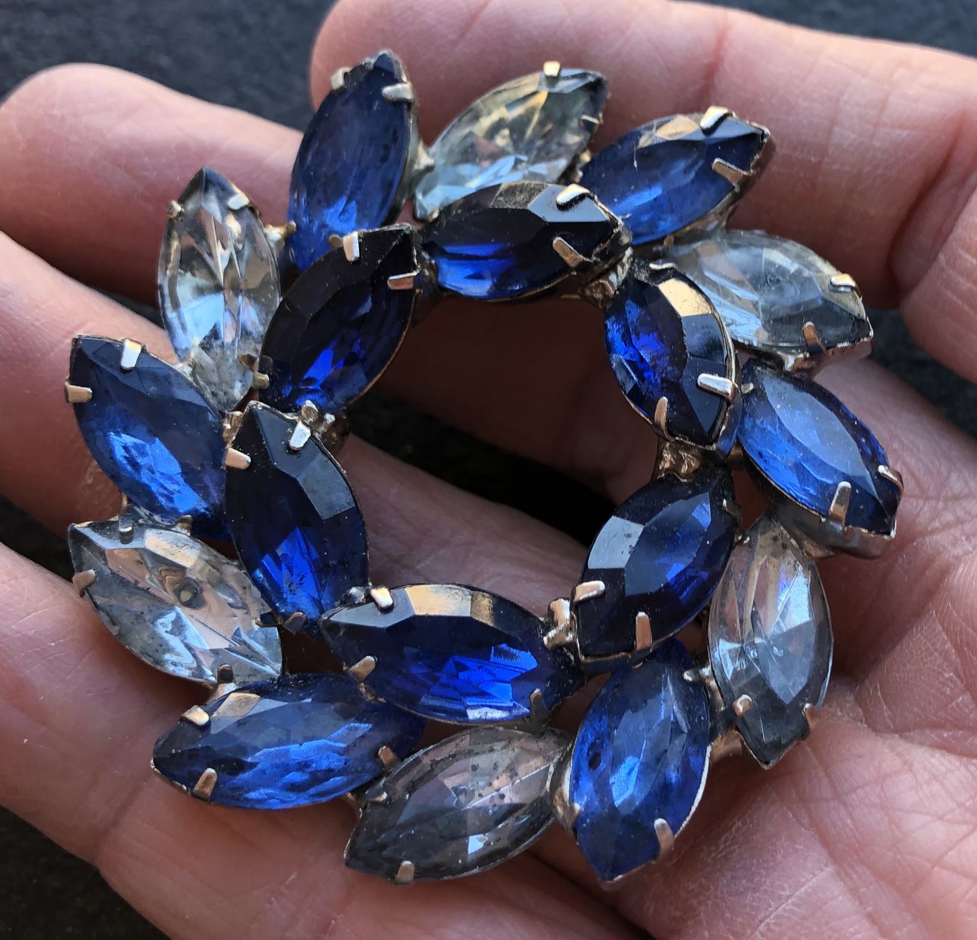 Vintage 2 inch brooch pin blue and clear stones