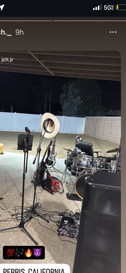 Accordion bajoquinto bajo Bateria