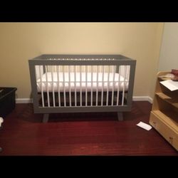Convertible Crib 