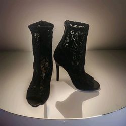 QUPID Women's Black Lace Sock Peep-toe Stiletto High Heel Booties Zip-back Size 6