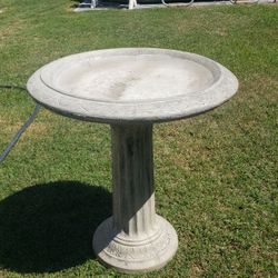 Concrete Bird Bath 