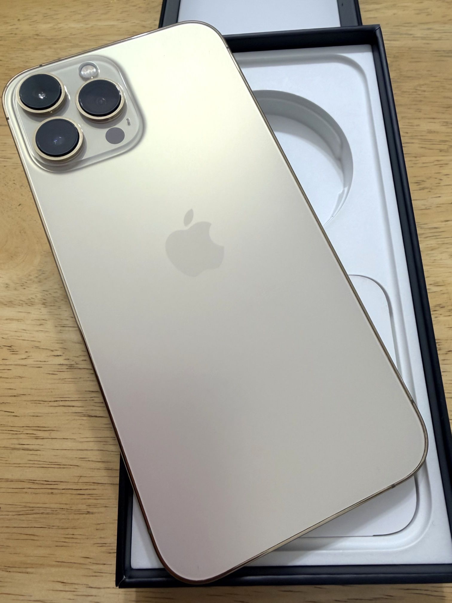 Like New iPhone 13 Pro Max Unlocked 128gb Gold T-Mobile/Sprint At&t Verizon Metro Boost Mint Cricket Wireless Ready