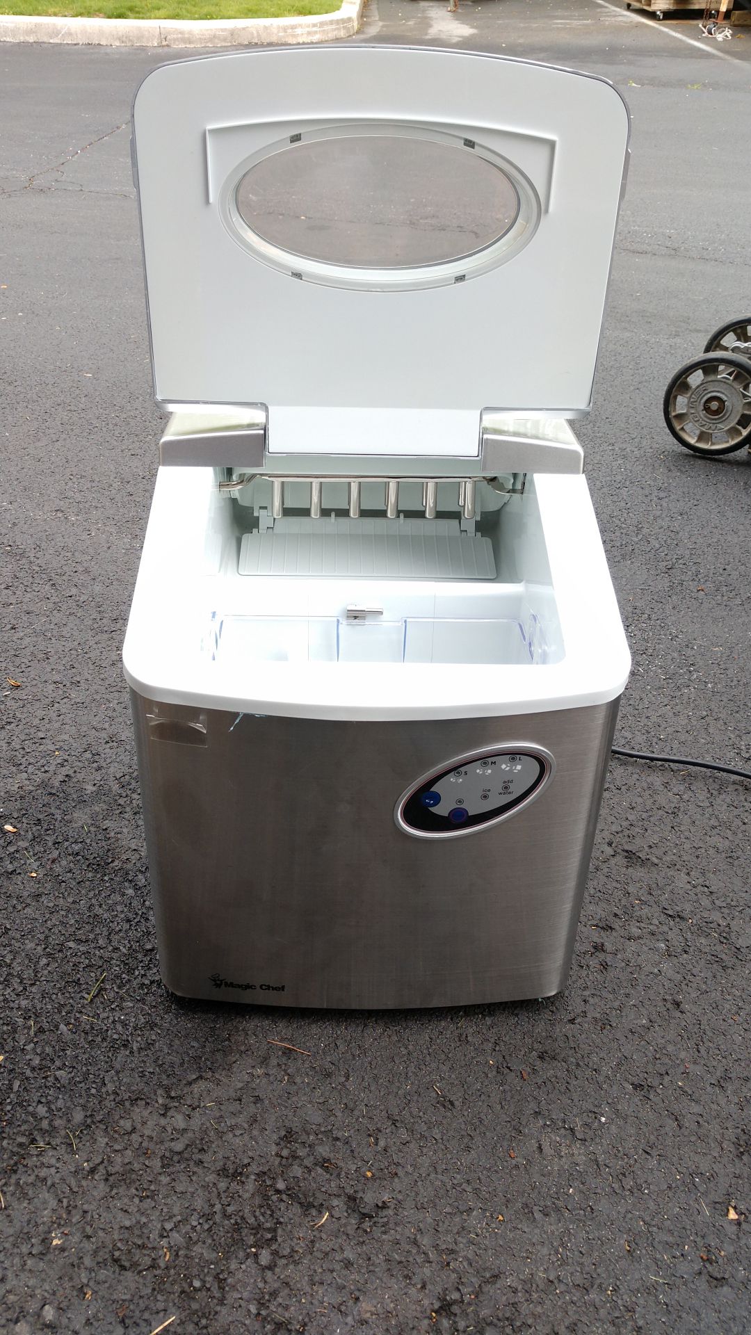 Portable Ice Maker, Stainless Steel, large capacity, brand new.