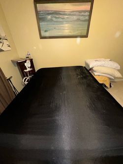 Karl Lagerfeld Paris Solid Black Satin / Velvet Sheet / Bedding Tag (Queen)