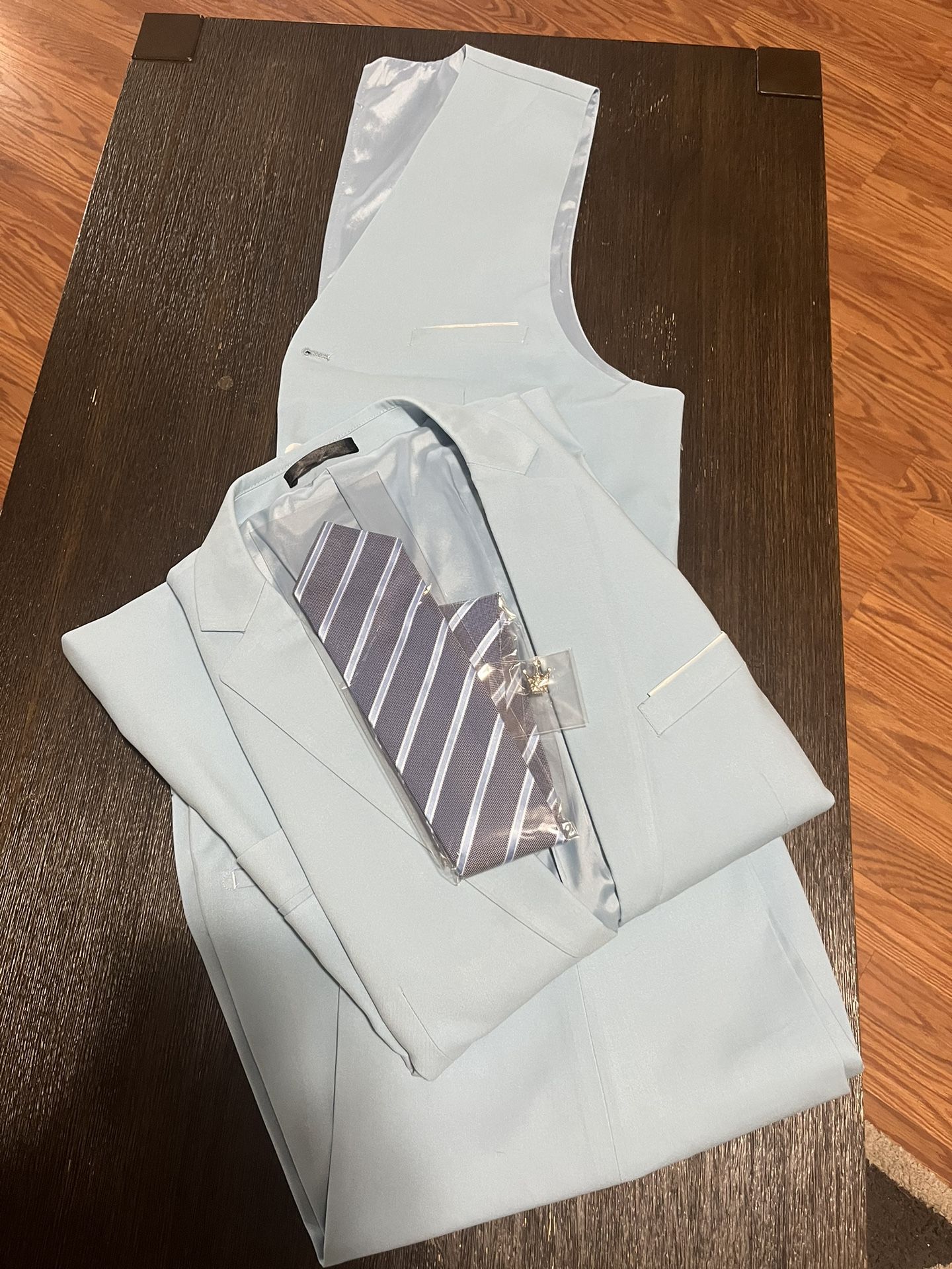 3 piece Men’s Suit