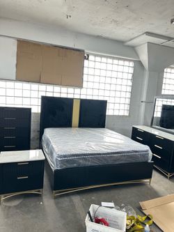 4 piece bedroom set bf Mr dr ns