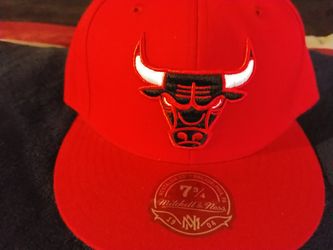 Brand new fitted M&N never been worn. $35 each or best offer. M&N size 7 3/4 . All other's is New Era 7 1/2.
