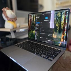 MacBook M2, 2022 , 8g , 13.6 Inch Display