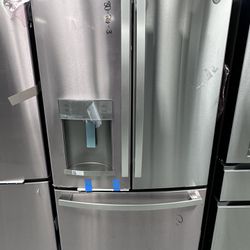 GE 22 Cu.ft Counter Depth Refrigerator 