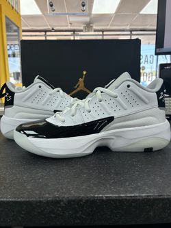 Air Jordan Max Aura 7 size 9