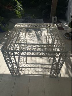 Vintage Russell Woodard Patio Table