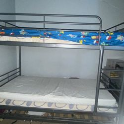Ikea Bunk Bed With Trundle Bed Underneath.