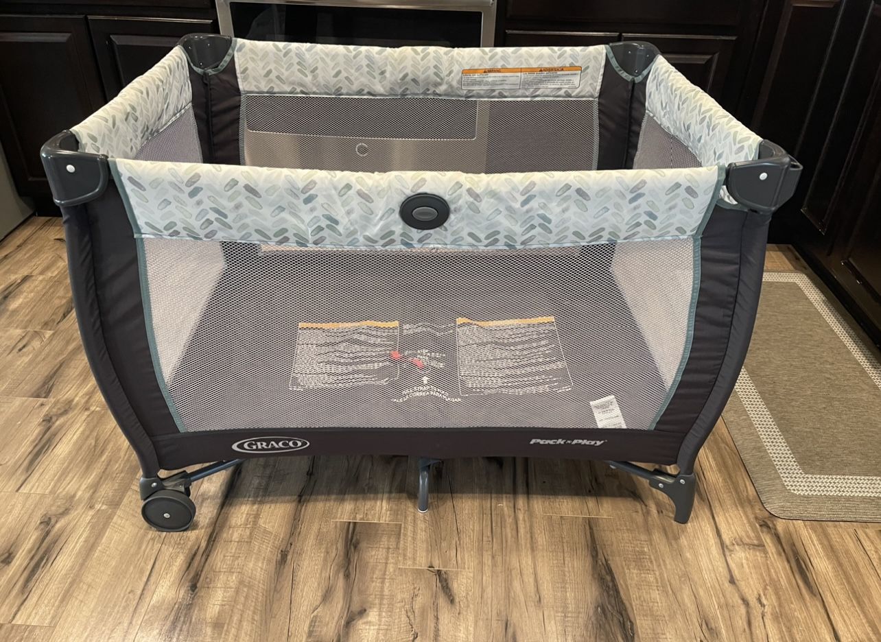 Graco Playpen 