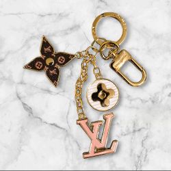 Louis Vuitton 
Spring Street Bag Charm and Key Holder