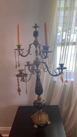 2 Beautiful chandelier of the finest finish. Hermoso candelabro del más fino acabado