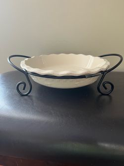 Pie Plate with Iron Stand