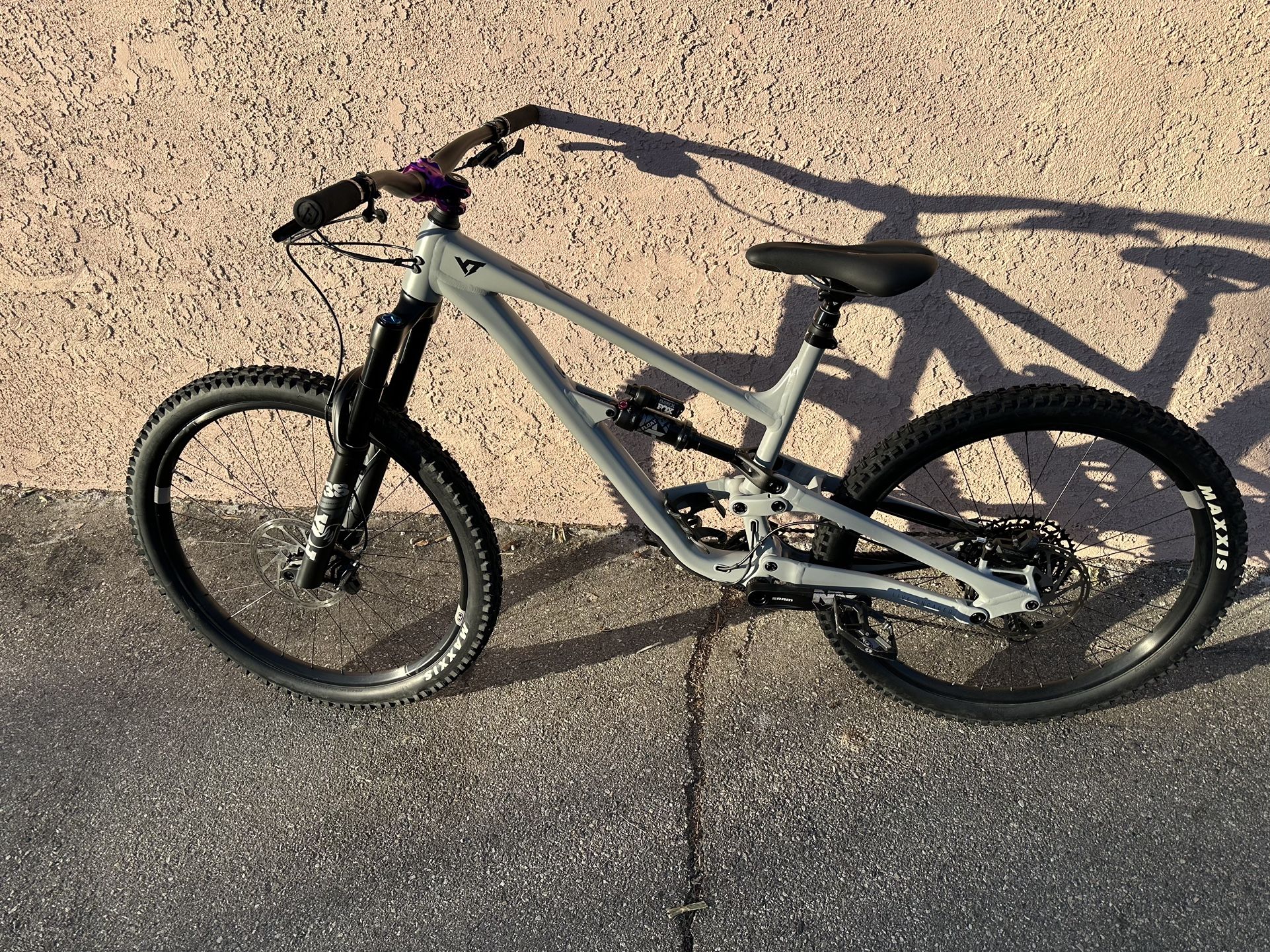 2023 YT Mountain Bike