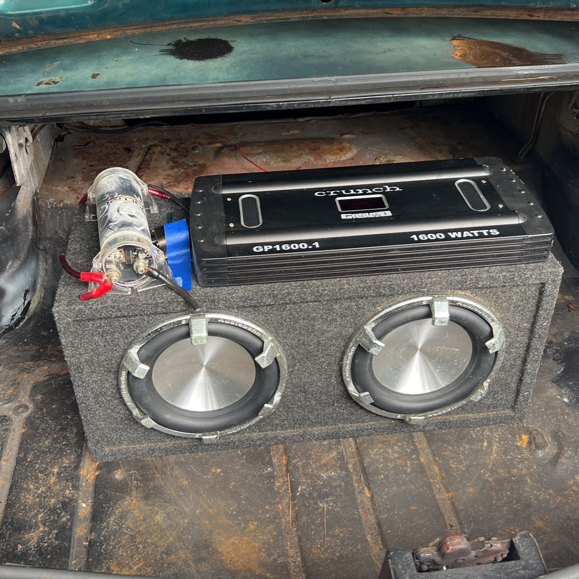2x 10 Inch Speakers In Box With Amp For Car.