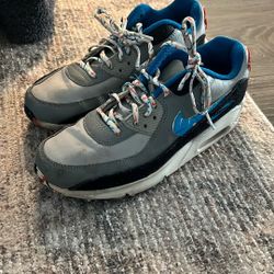Nike Air Max (Youth) Size 5