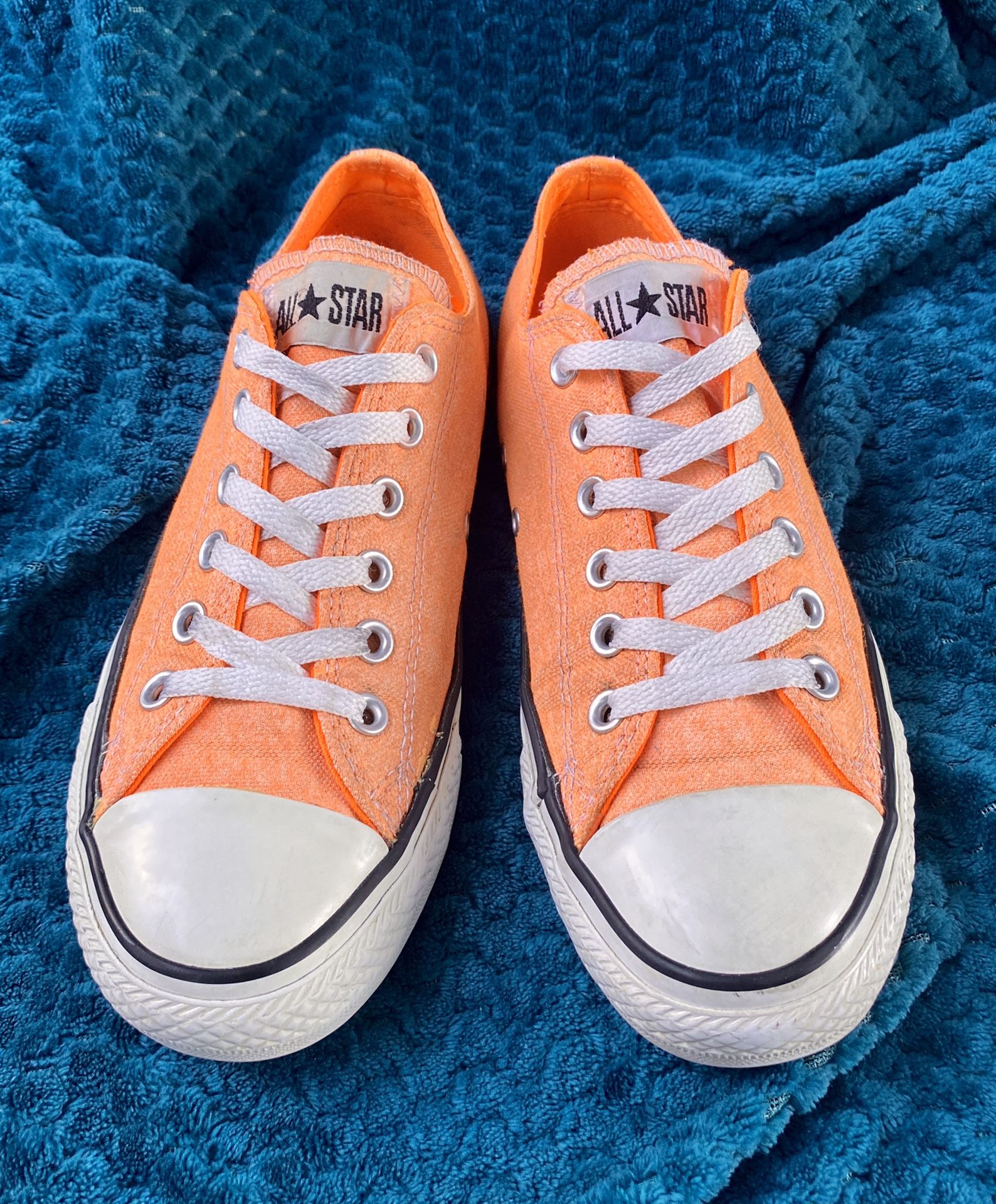 Orange Low-Top Converse Size 6M/8W