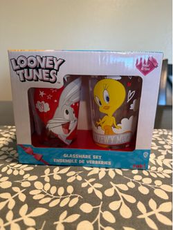 Looney Tunes glassware set