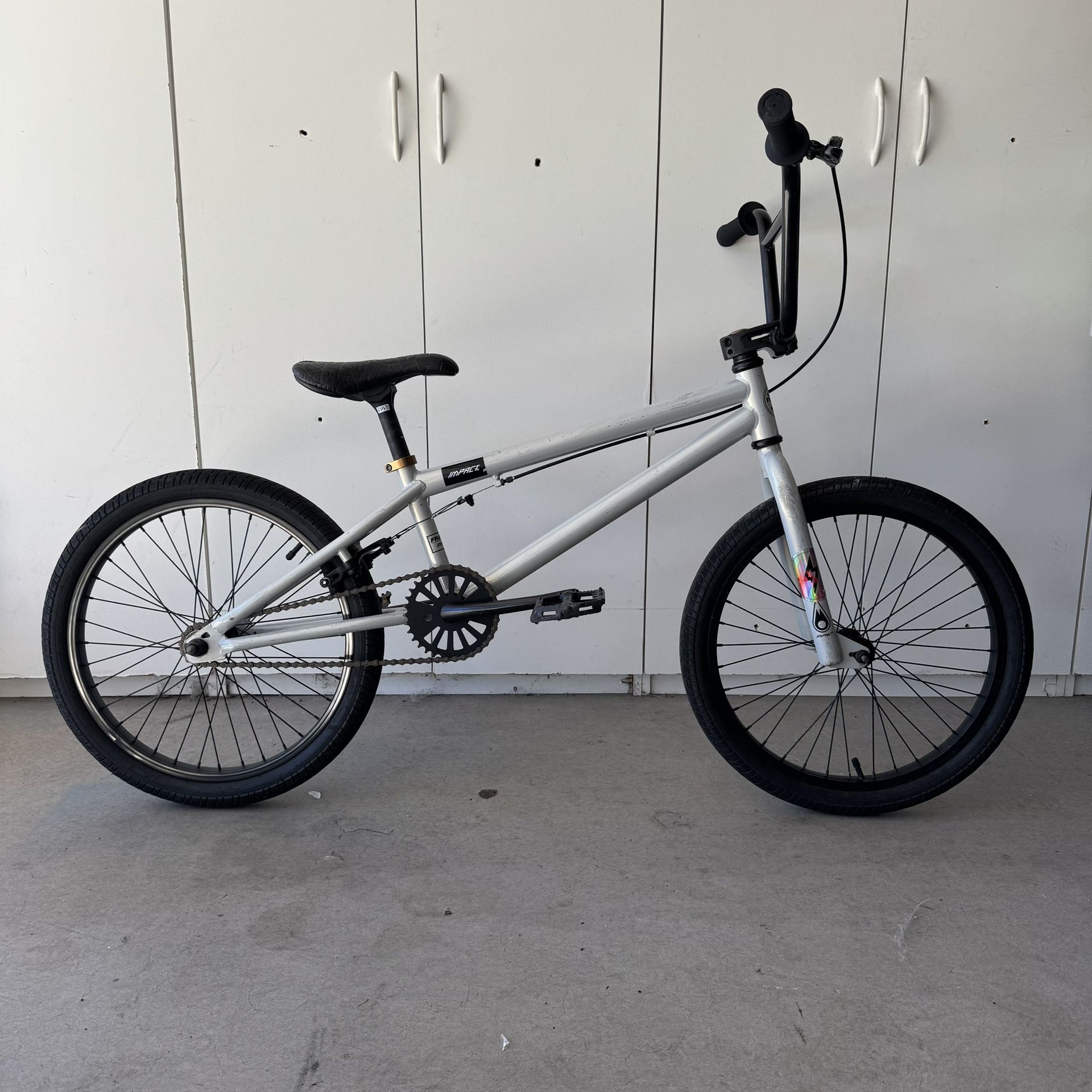 Frame Impact BMX Bike 20 Inch w/ Cult Seat Post and Pivotal Seat/ Saddle