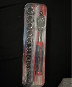Snap on America 250 ratchet /socket set