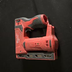 Milwaukee M12 3/8 Crown Stapler 