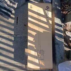 Dyson V8 Plus *New in Box*
