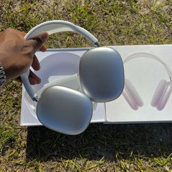 Silver AirPod Max 