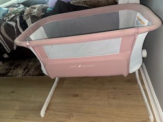 Baby Delight Beside Me Dreamer Bassinet & Bedside Sleeper