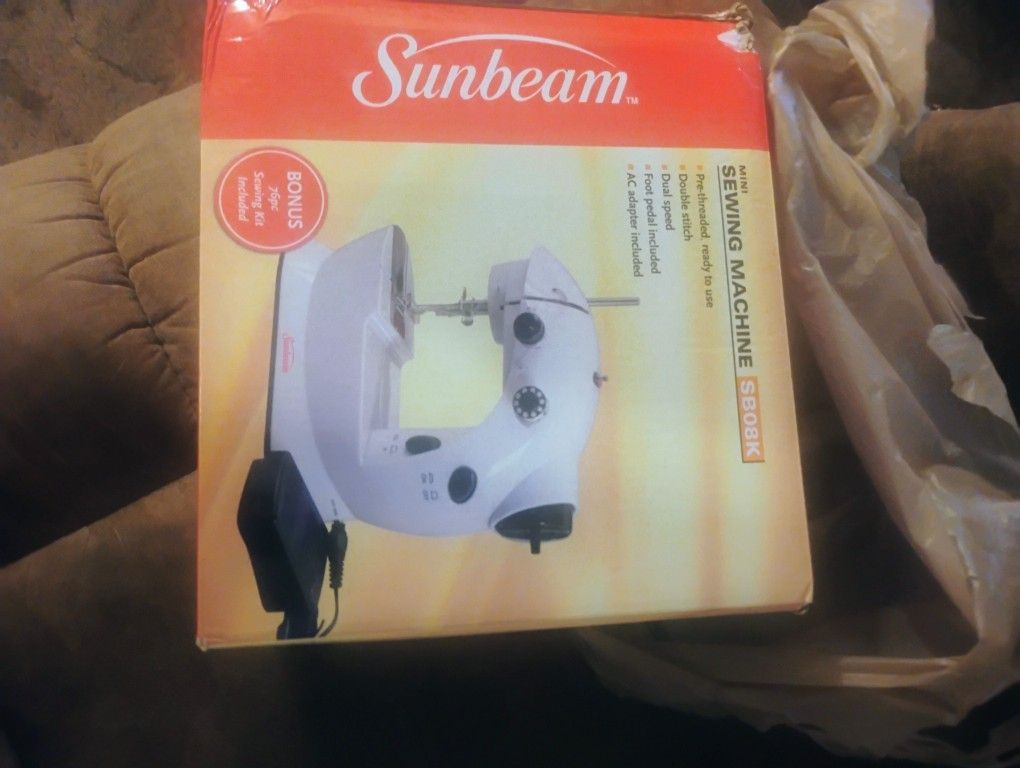 Mini Sewing Machine