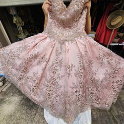 QUINCEANERA DRESS $450, PEACH. size SMALL. PAID $1000