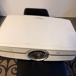Optoma  UHD60 4k projector