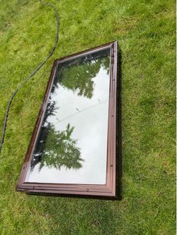 Curb mount skylight