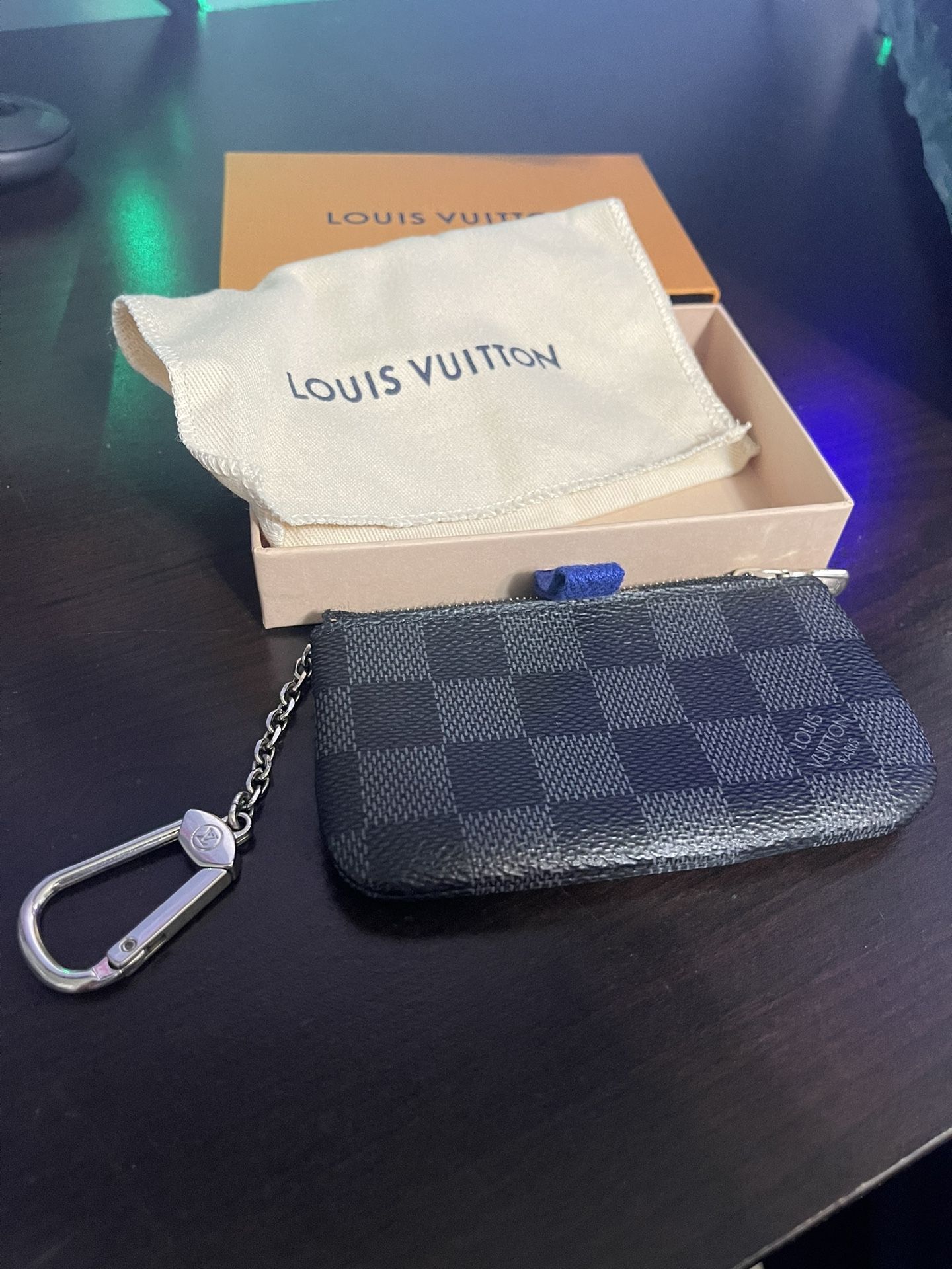 Louis Vuitton Mens Coin Pouch for Sale in San Antonio, TX OfferUp
