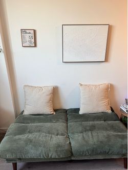 Green couch/futon
