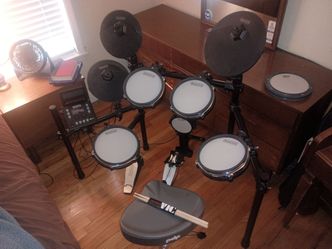 Simmons SD600 Electronic Drum Kit – Mesh Pads, Complete, Great Condition