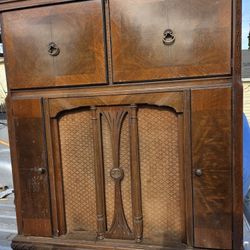 1940s Zenith Wave Magnet Radio/Phono