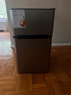 Compact Haier Mini Fridge – Perfect for Dorms, Apartments & Offices!
