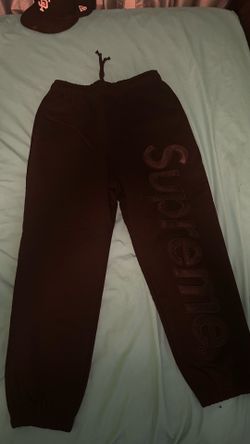 Supreme sweatpants small