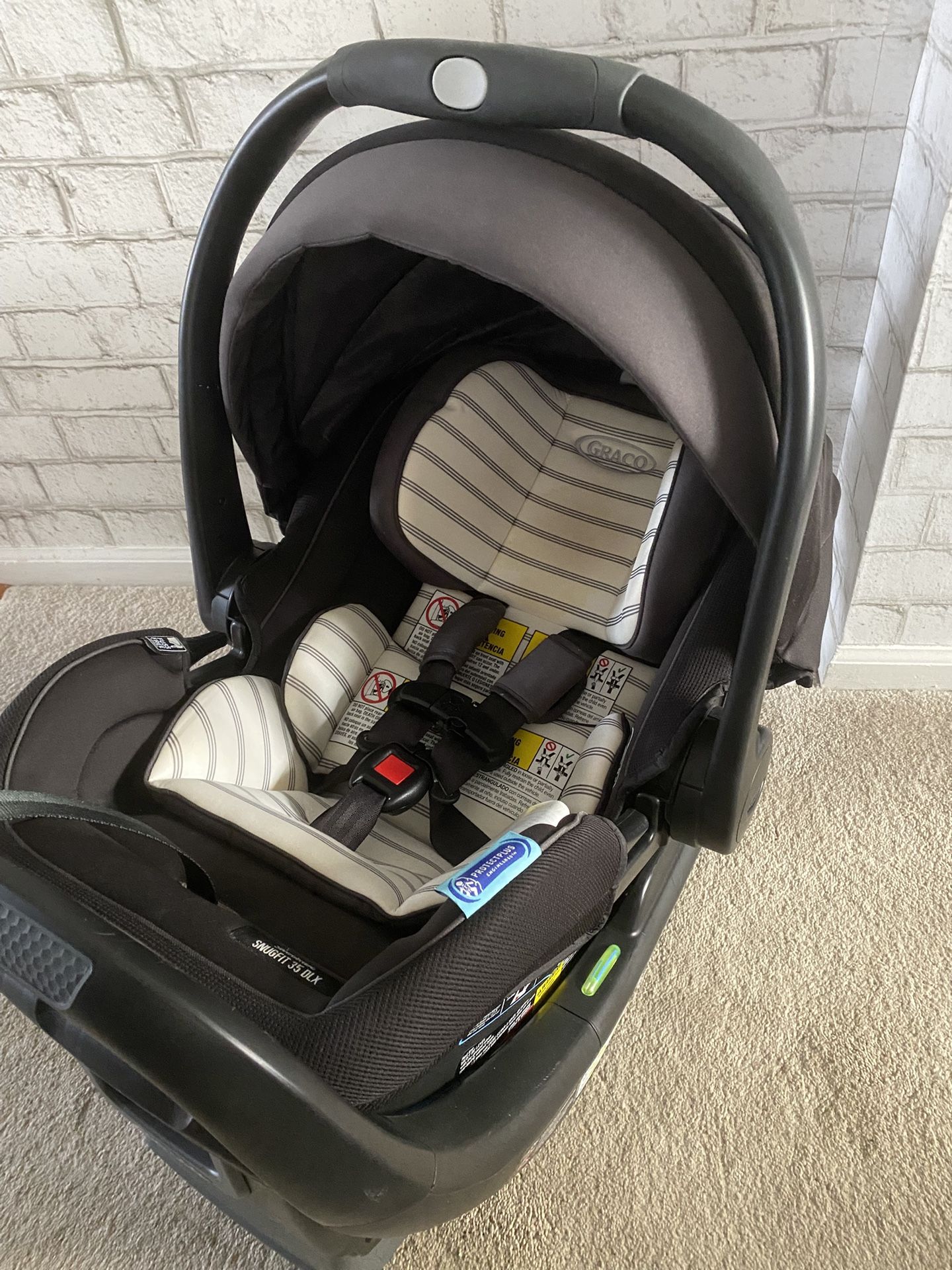 Graco SnugRide SnugFit 35 DLX Infant Car Seat - Hamilton