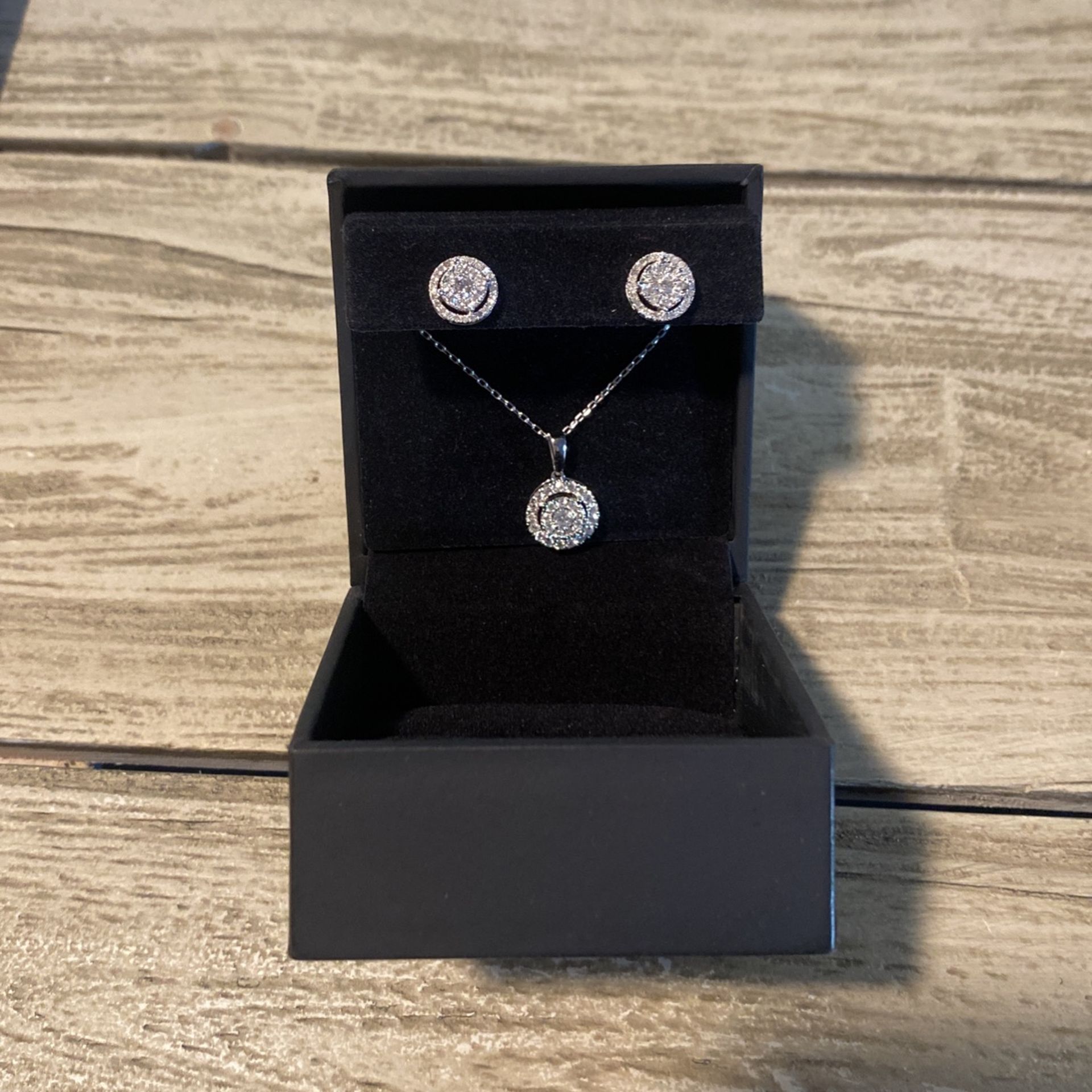 Diamond Necklace With Diamond Earrings Set 