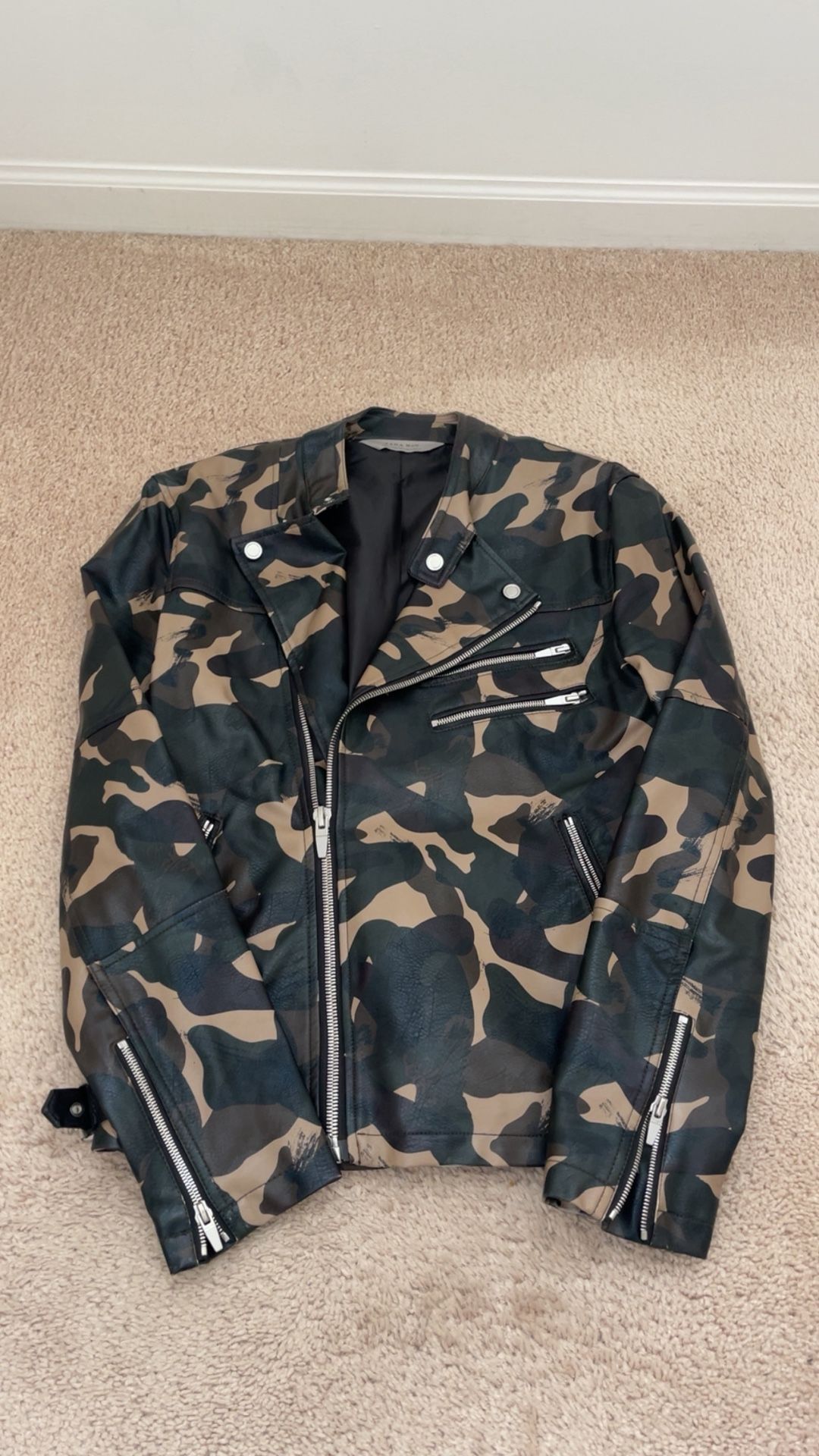 Zara’s men Camouflage Jacket