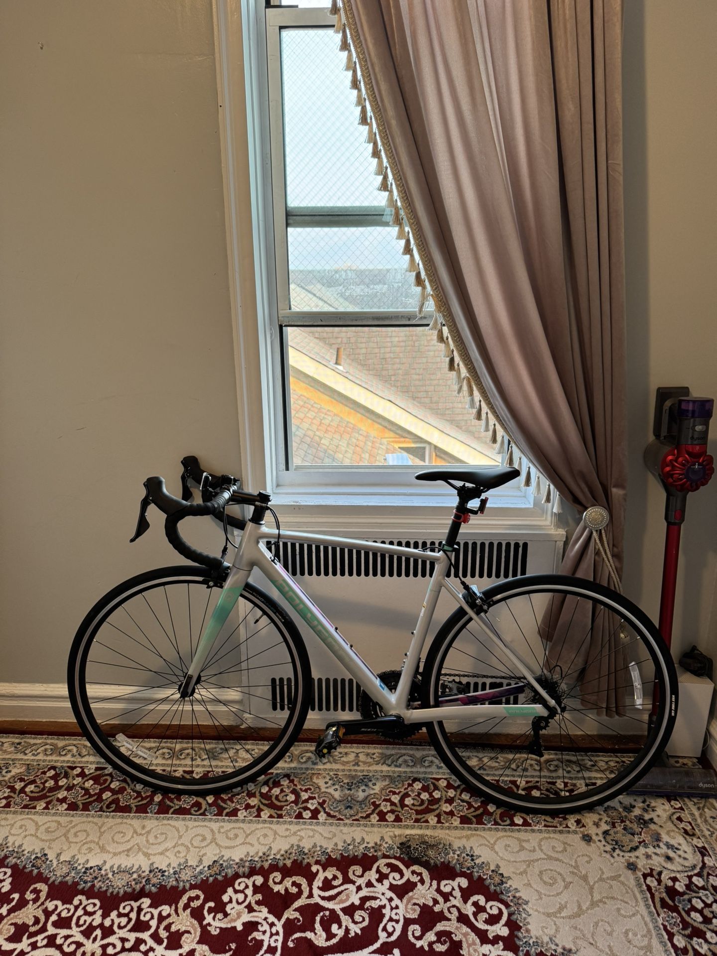 2024 Polygon Strattos S5 road bike size:M