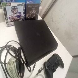 PS4 Slim 1tb With 2 Games 1 Remote 