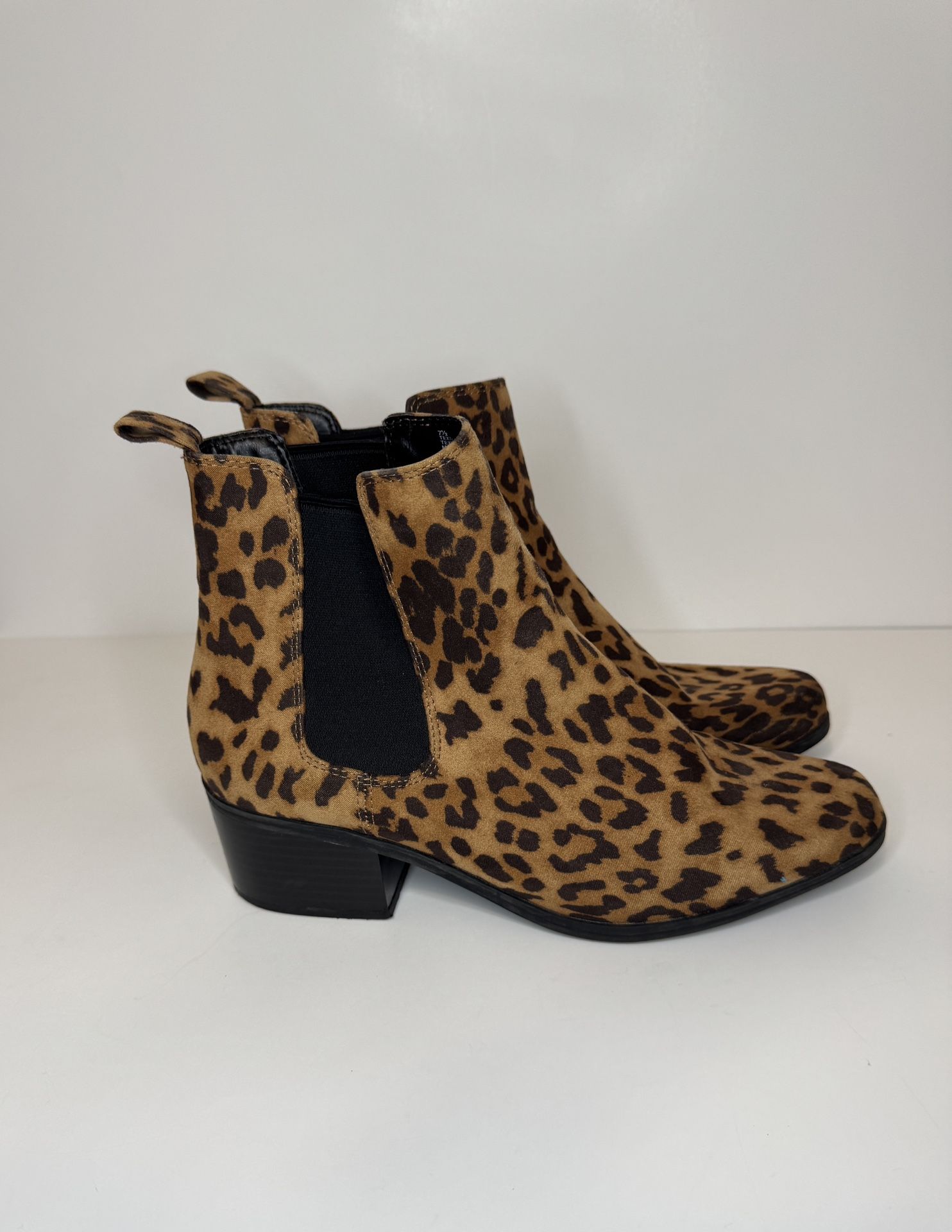 Woman’s Chunky Heel Dress Leopard Print Ankle Boots Size 7.5