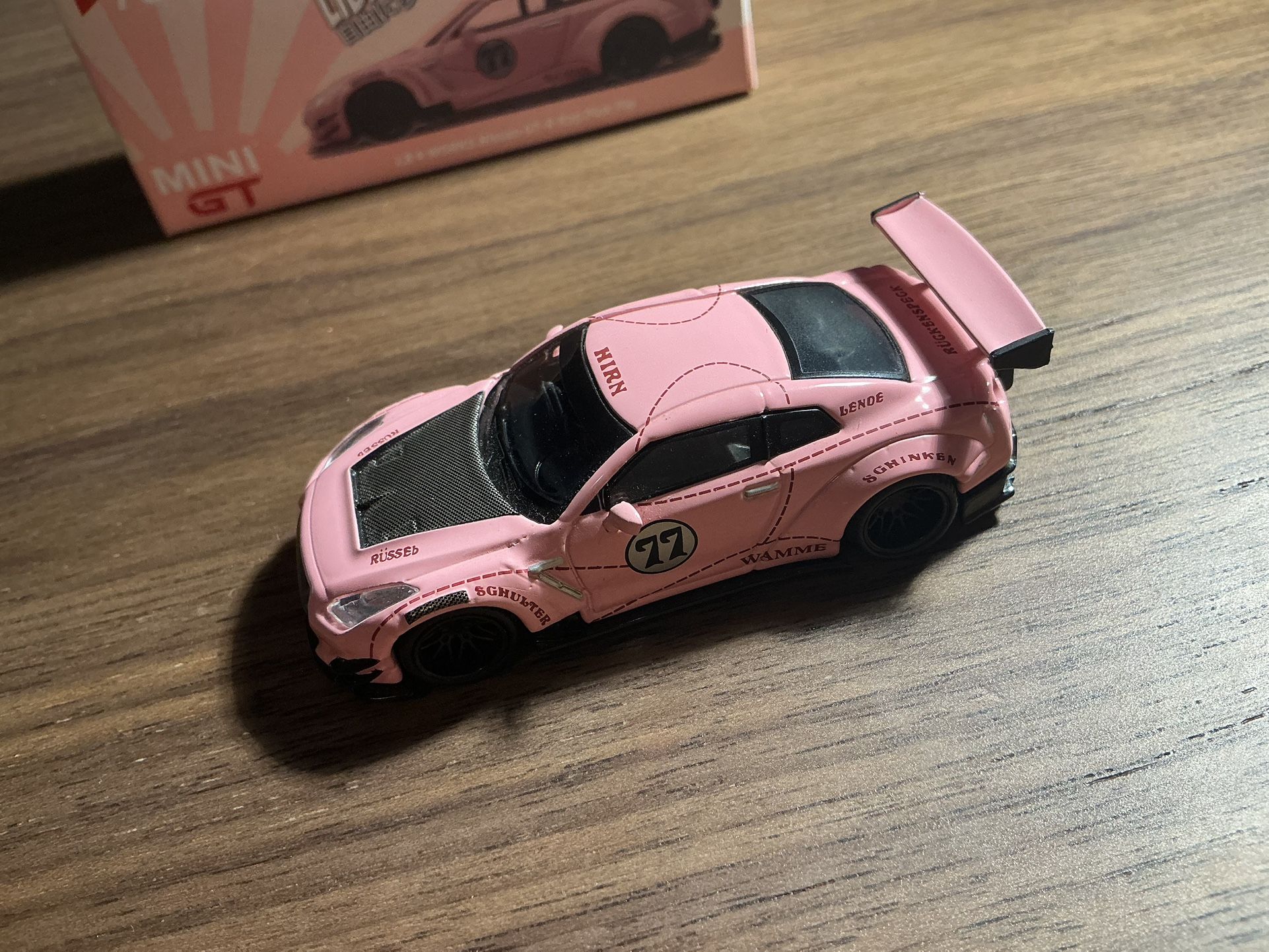 Mini GT Liberty Walk Nissan GT-R R35 “Pink Pig” Loose Car