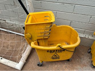 Mop bucket